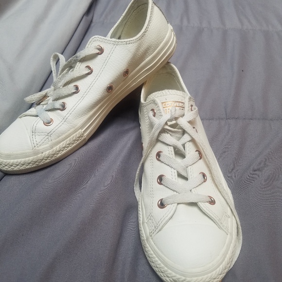 girls leather converse